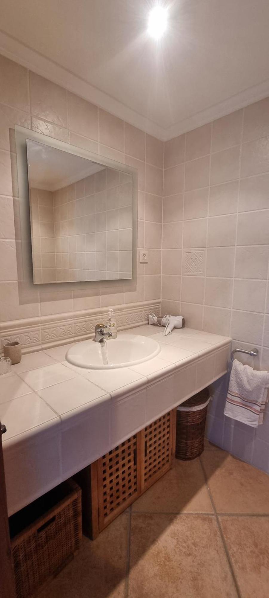 Apartment - 2 Bedrooms - Kitchen - Shared Pool - View