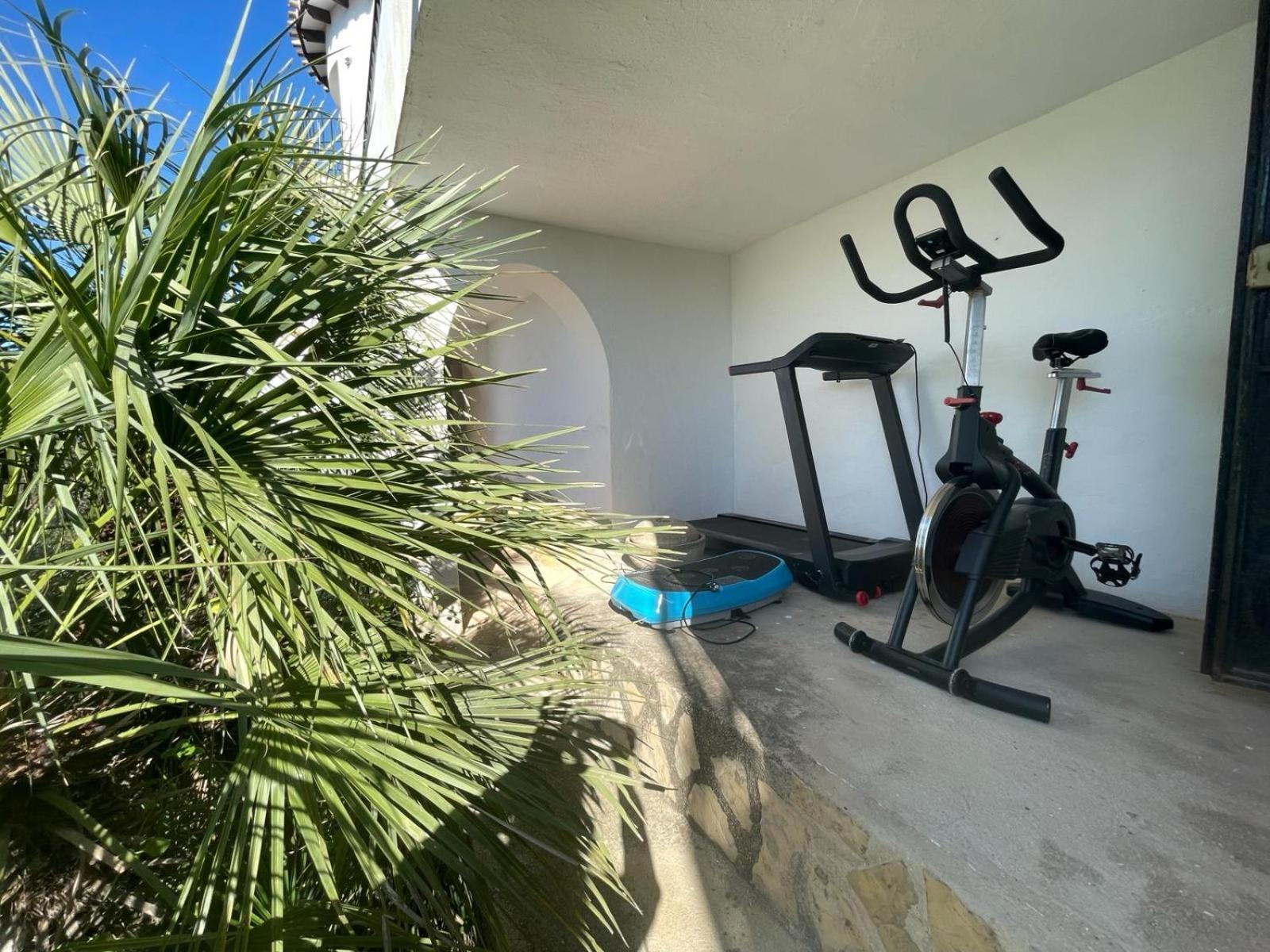 - 2 Bedrooms - Kitchen - Shared Pool - View *
